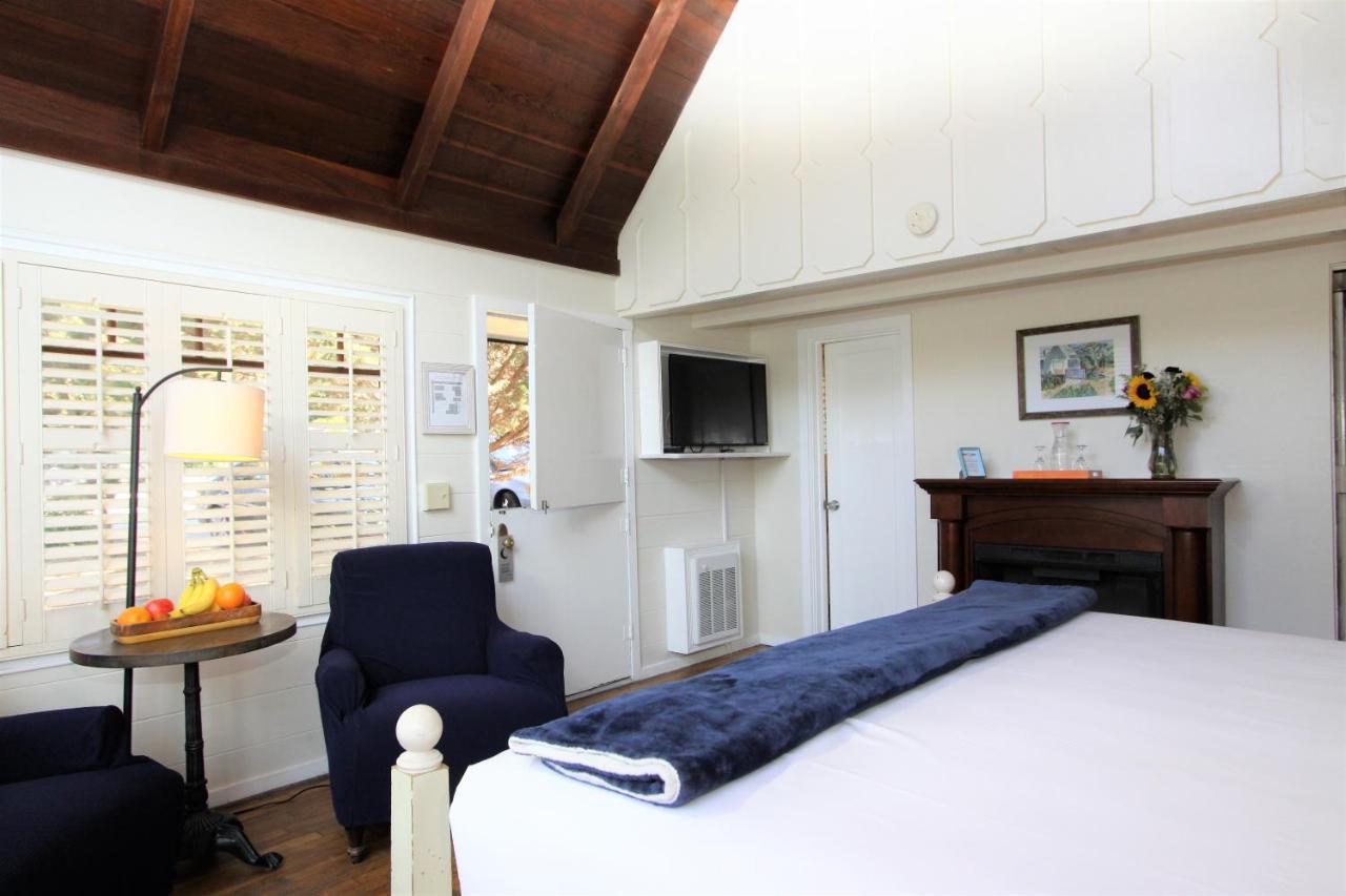 Lamp Lighter Inn And Sunset Suites Carmel-by-the-Sea Exterior photo